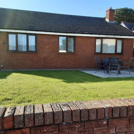 3-Bed Bungalow Near Conwy Valley Close To Castle كولوين باي المظهر الخارجي الصورة