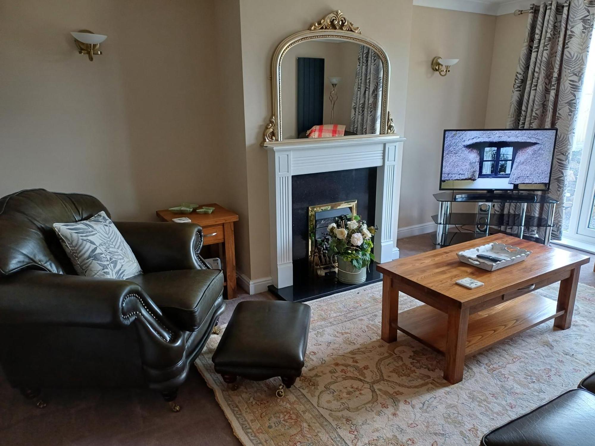 3-Bed Bungalow Near Conwy Valley Close To Castle كولوين باي المظهر الخارجي الصورة
